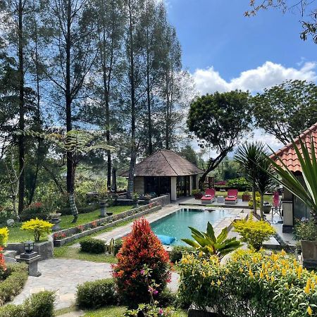 Balinese Villa In Berastagi Exterior foto