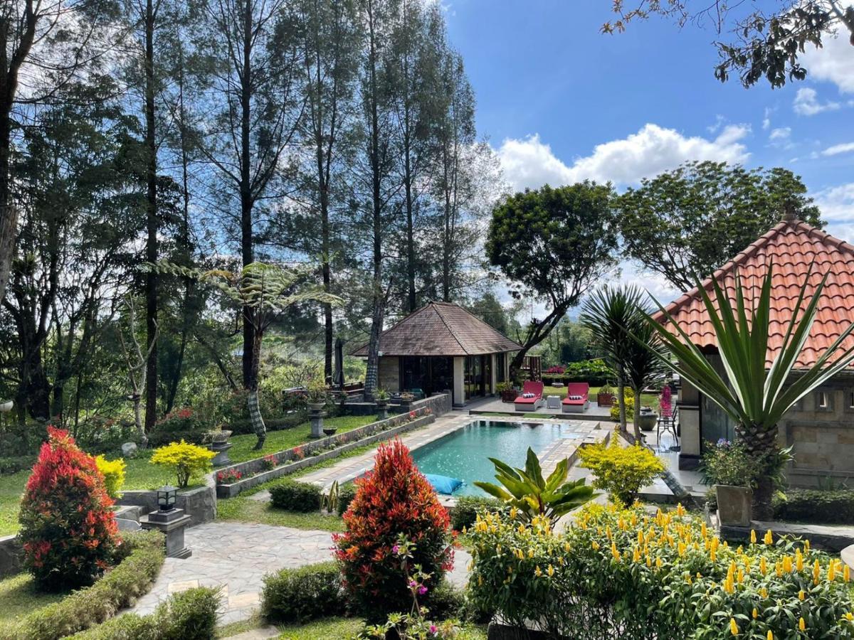 Balinese Villa In Berastagi Exterior foto
