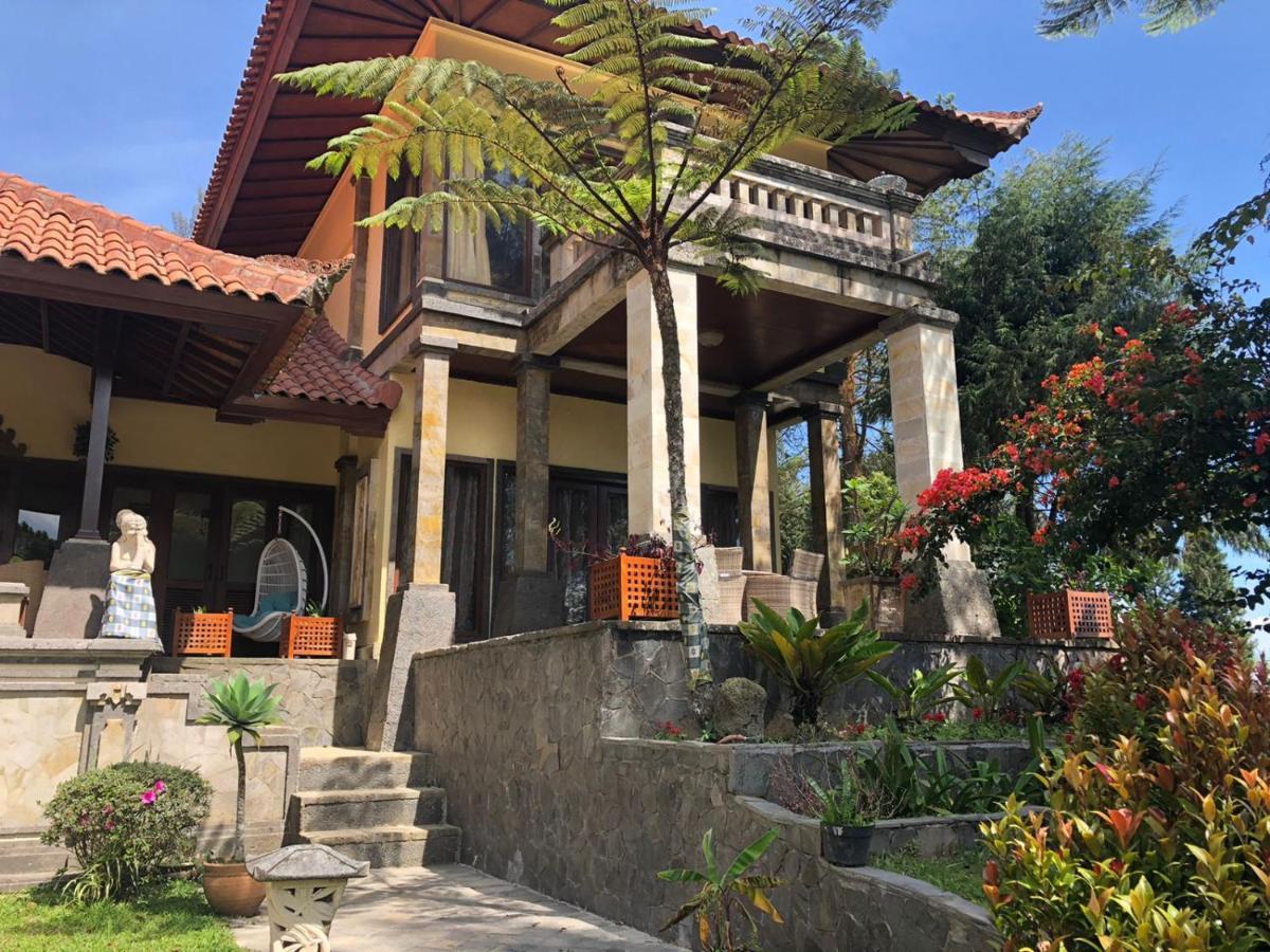 Balinese Villa In Berastagi Exterior foto